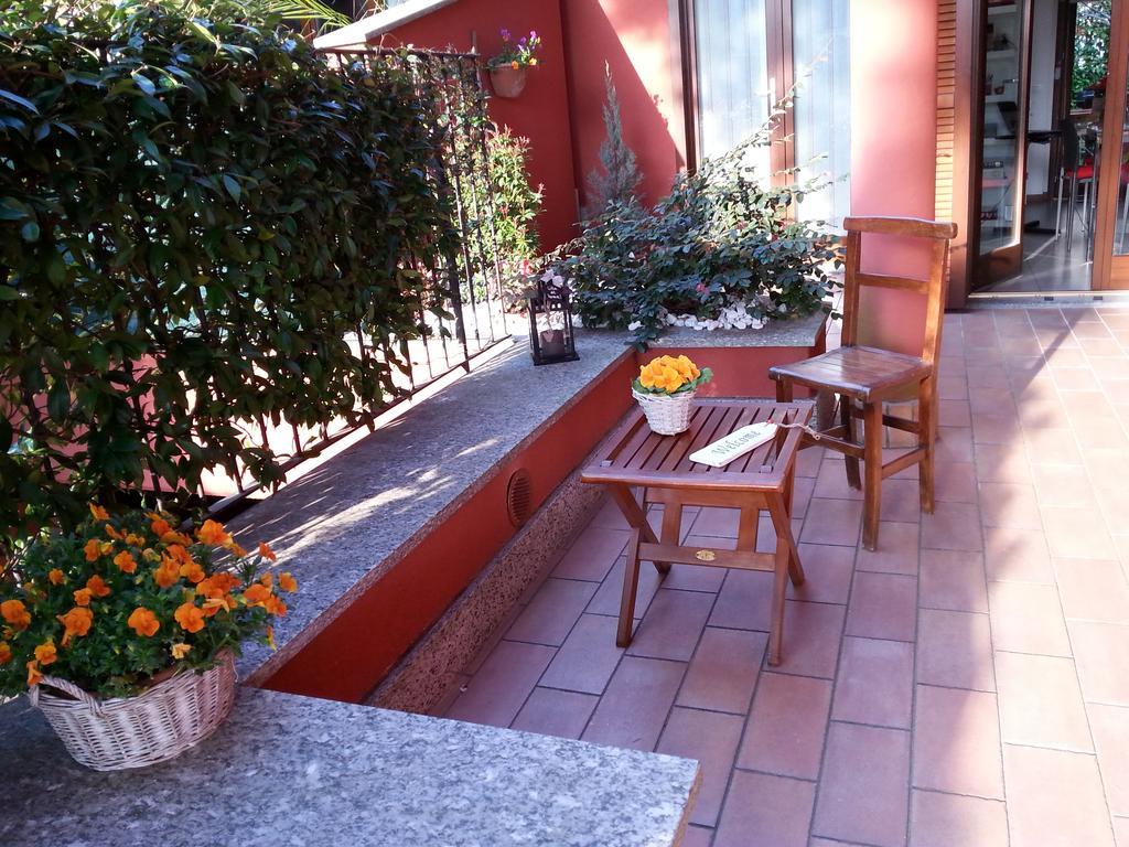 B&B Douglas House Varese Exterior foto